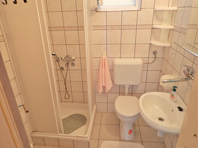 Bathroom 2, Apartment by Velebit Canal near Paklenica, Karlobag