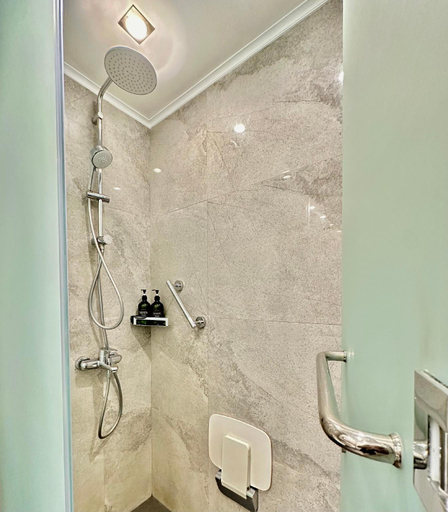 Bathroom 5, Relaxing 1BR Suite in La Mirada, Lapu-Lapu City