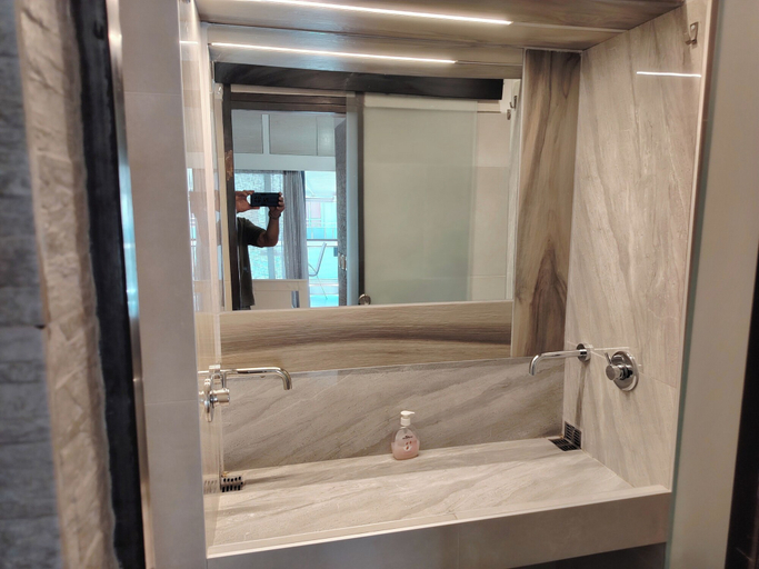 Bathroom 4, Tritos - Sleeps 11 - Balcony - Parking - Sea View, Central Macedonia