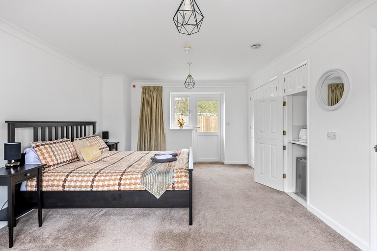 Bedroom 2, Number 6 - Lytton Tree Lodge, Reydon, Southwold, Suffolk