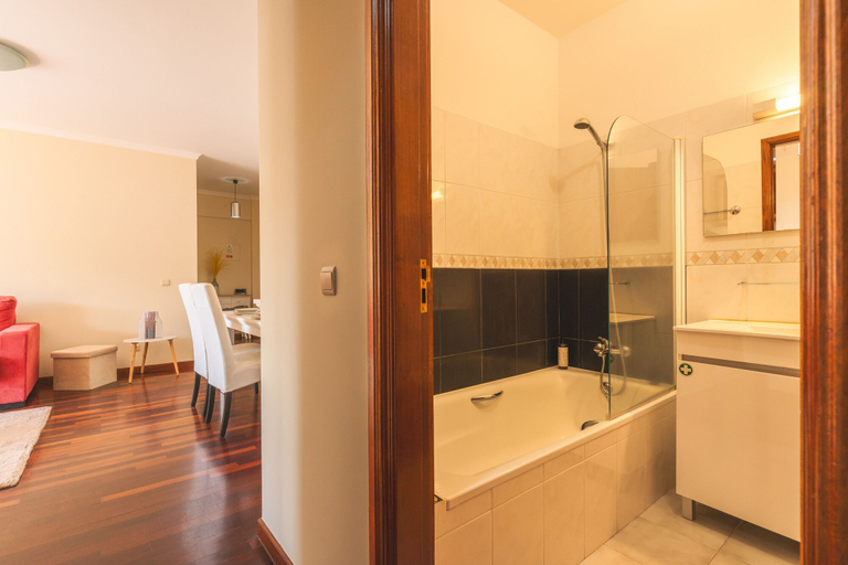 Room 3, Strelitzia Apartment by Altantic Holiday, Santa Cruz