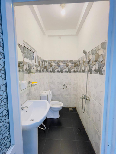 Bathroom 3, Araliya White House, Negombo