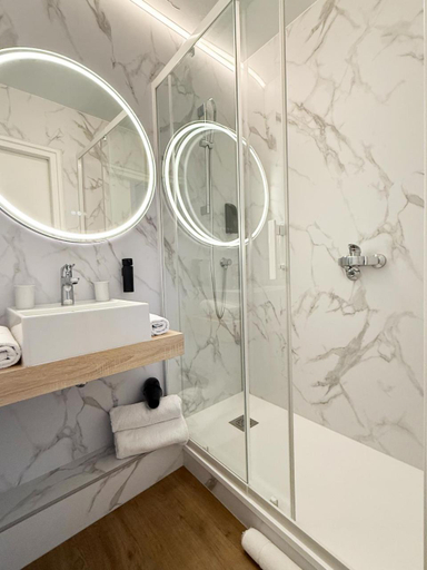 Bathroom 3, Hotel Beau Soleil, Loire-Atlantique