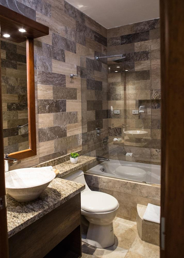 Bathroom 4, Ilalo Garden Hotel & Restaurant, Quito