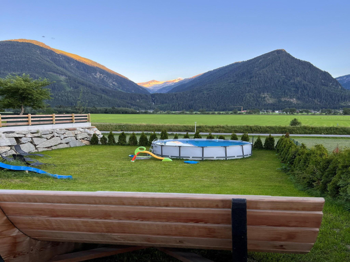 Others 2, Chalet in Neukirchen with Mountain Views, Zell am See
