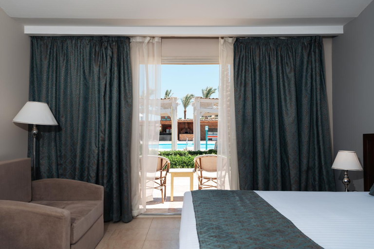 Bedroom 3, SUNRISE Serano Aqua Park Resort, Al-Ghurdaqah