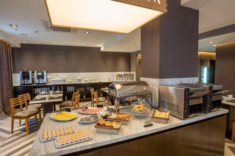 Food & Drinks 4, Fuente Mayor Hotel Centro, Capital