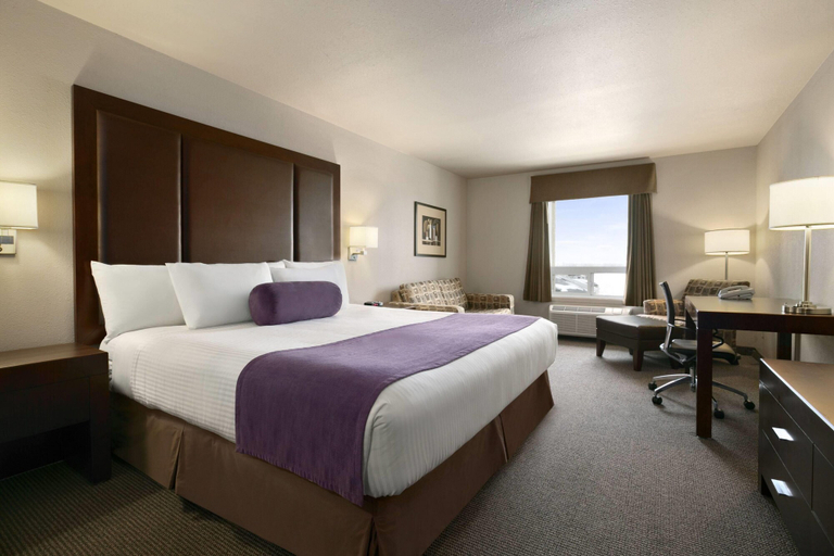 Bedroom 3, Days Inn by Wyndham Regina, Division No. 6