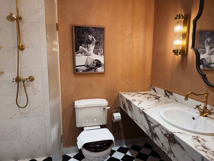 Bathroom 4, Karstorp Hotel, Skövde