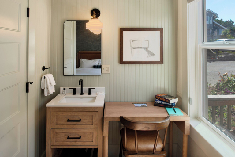 Bathroom 4, Hotel Sylvia, Lincoln