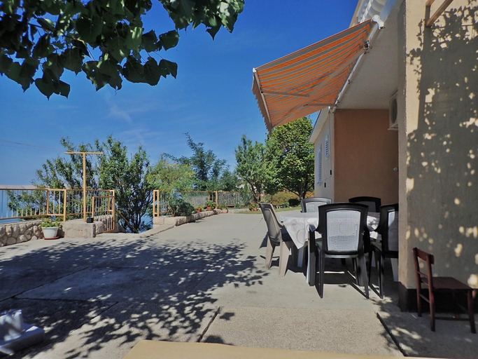 Others 5, Apartment by Velebit Canal near Paklenica, Karlobag