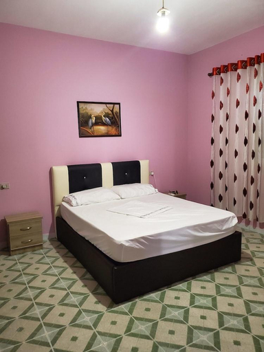 Bedroom 2, Chicago hotel, Fierit