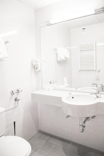 Bathroom 3, Hotel & Gasthof Wagner, Aichach-Friedberg