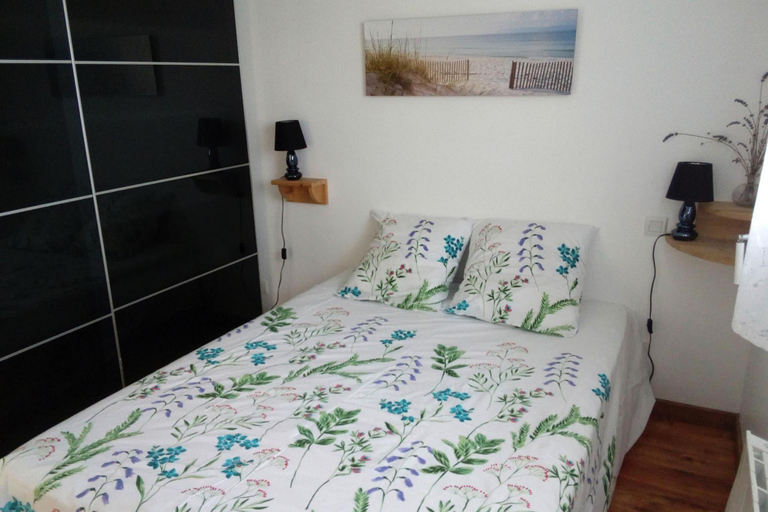 Bedroom 2, Palm garden holiday home near coast, Pleubian, Côtes-d'Armor