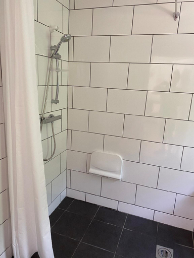 Bathroom 3, Number 2, Lytton Tree Lodge, Reydon, Southwold, Suffolk