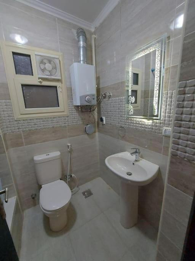 Bathroom 2, La Sirena Palm Families only, 'Ataqah