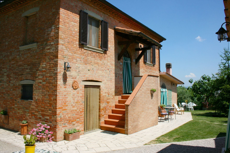 Exterior 4, Wonderful Private Villa With Private Pool, TV, Pets Allowed and Parking, Close to Montepulciano, Siena