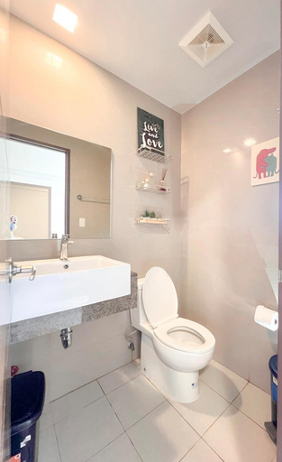 Bathroom 5, One Manchester Place Condo W/ Pool and Beach!, Lapu-Lapu City
