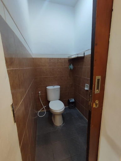 Bathroom 4, Kubu Satya Sanur, Denpasar