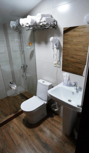 Bathroom 3, Kazbegi 4U, Kazbegi