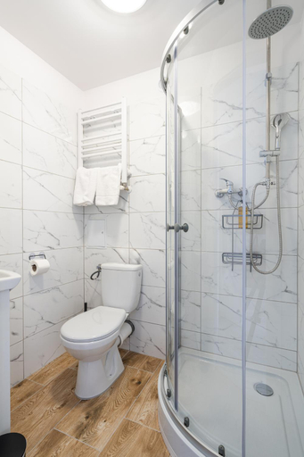 Bathroom 2, RentPlanet - Studio Dworcowa, Środa Śląska