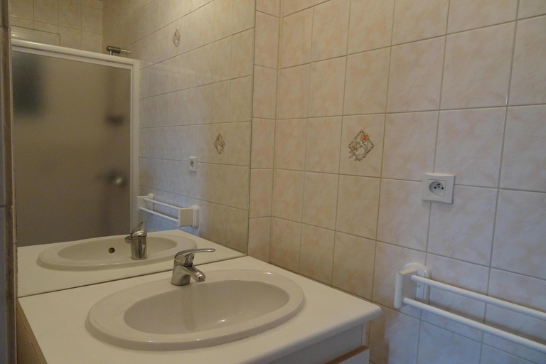 Bathroom 3, Holiday Home in Rhuys near Plage de Rouvran, Morbihan