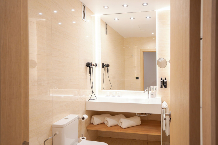 Bathroom 4, Hotel Zenit Bilbao, Vizcaya