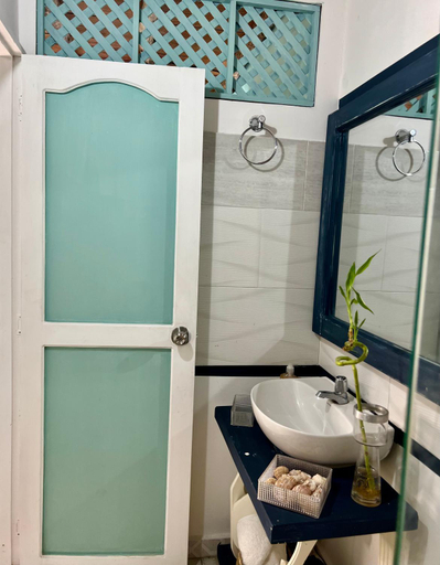 Bathroom 3, Mira Mira Beach, Cartagena de Indias