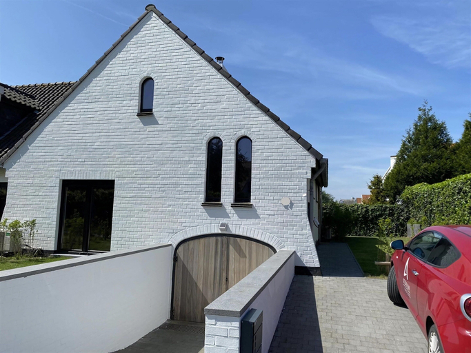 Exterior 3, Luxurious Villa in a Residential Location, West-Vlaanderen