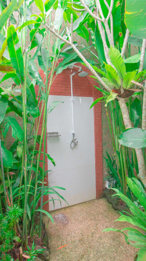Bathroom 4, Villa Dewata | Chill Spot Private Pool and Karaoke, Malang