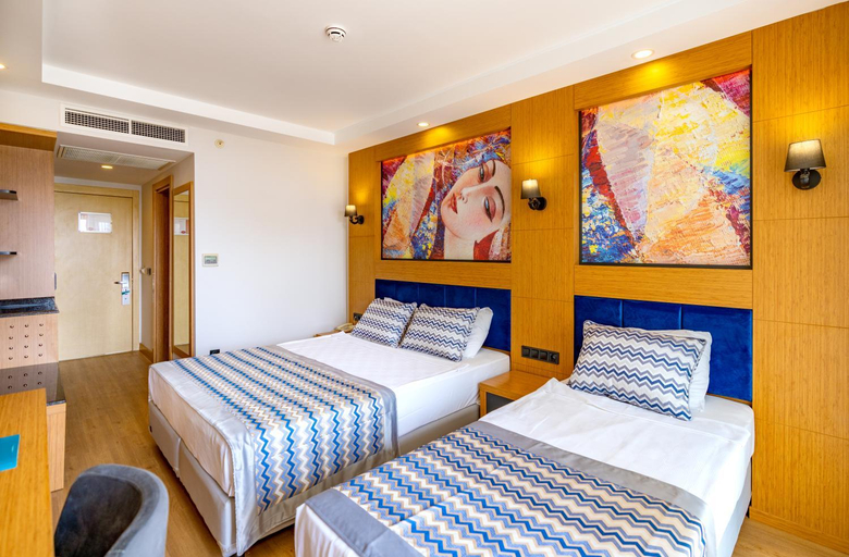 Bedroom 3, Sealife Buket Resort & Beach Hotel, Manavgat