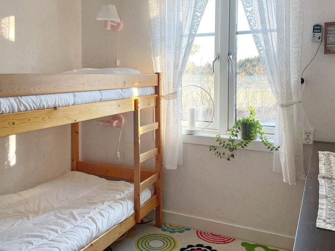 Bedroom 2, person holiday home in LIDKOPING-By Traum, Lidköping