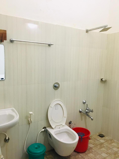 Bathroom 3, ILLIKKALAM Lakeside Cottages Kumarakom Kerala, Kottayam