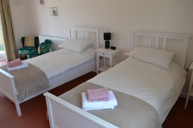 Bedroom 2, Number 4 - Lytton Tree Lodge, Reydon, Southwold, Suffolk