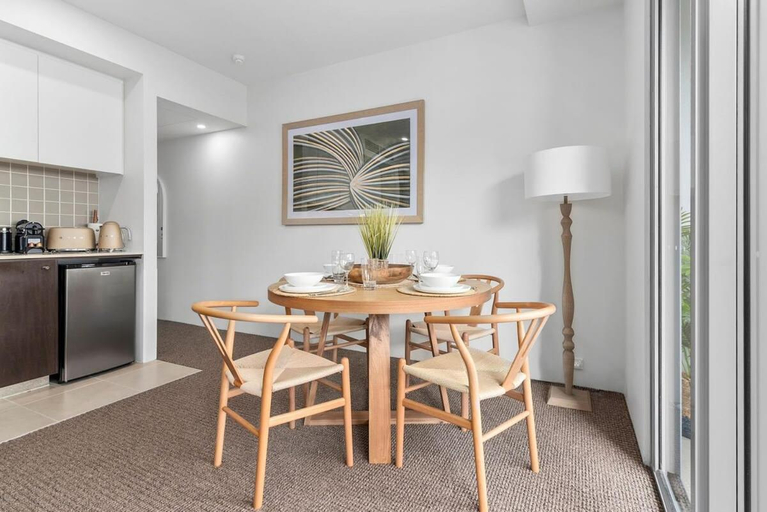 Others 5, Lux Retreat - Pool, Waterfront & prime Location, Cairns