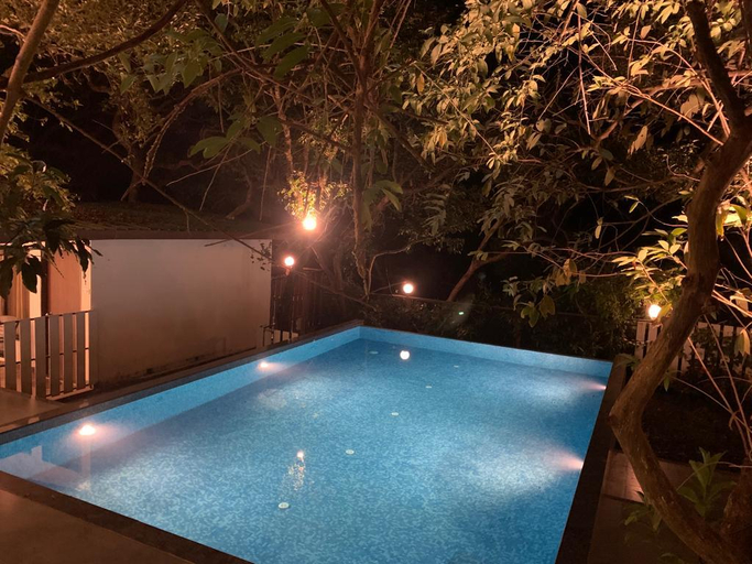Sport & Beauty 2, Honeywood Holiday Homes, Satara
