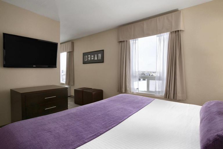 Bedroom 3, Days Inn by Wyndham Regina, Division No. 6