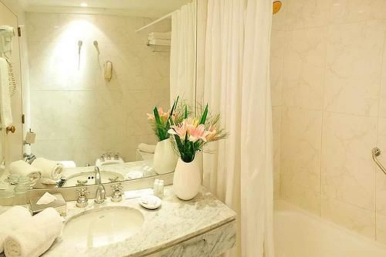 Bathroom 5, Dazzler by Wyndham Buenos Aires San Martin, Distrito Federal
