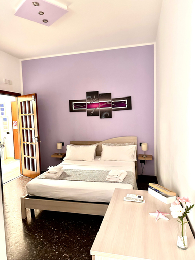 Bedroom 3, b&b stella in centro, Salerno