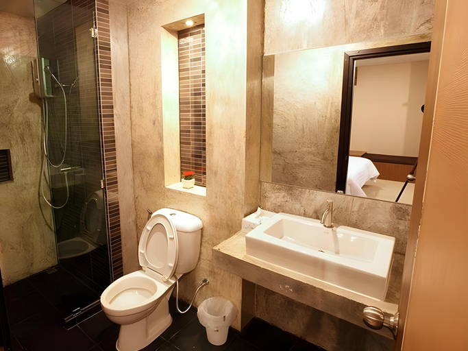 Bathroom, The Plubpla Serviced Apartment, Bang Kapi