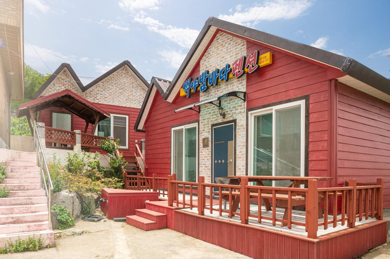 Exterior & Views, Yeosu baekya bambada pension, Yeosu