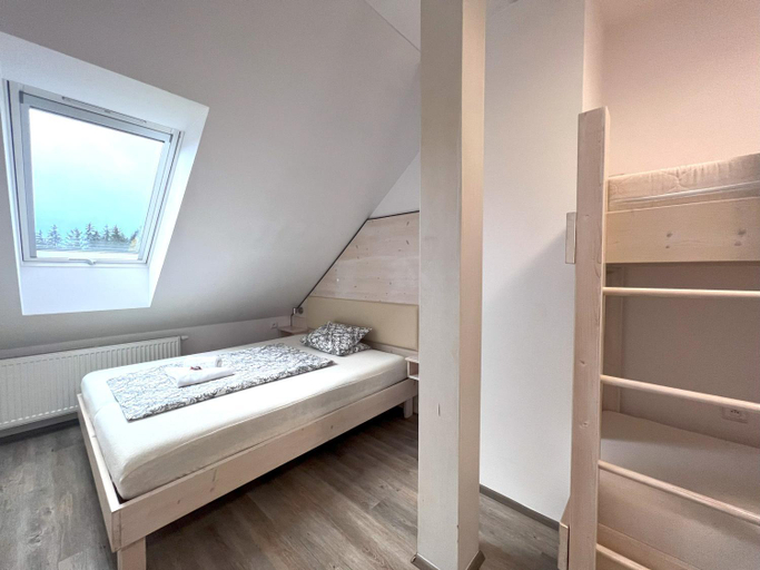 Others 4, GRAND HARRACHOV PENSION, Semily