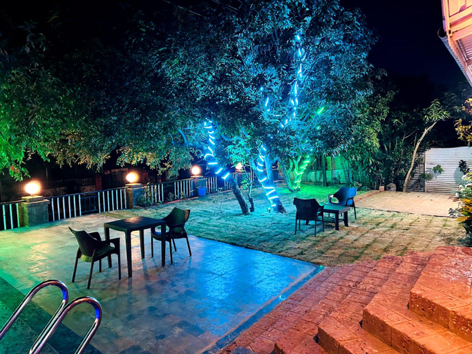 Food & Drinks, Sai Leela Bungalow, Satara