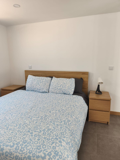 Room 2, Apulia Garden Barbecue Suite, Esposende