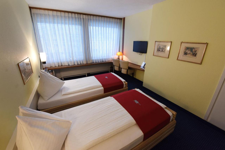Bedroom 3, Dufour, Biel