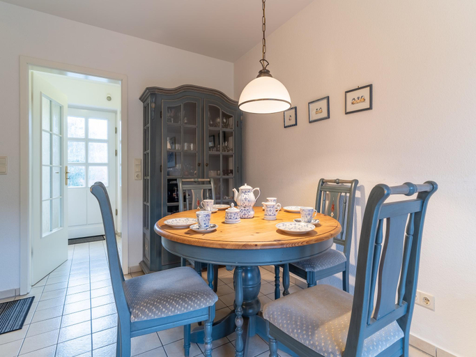 Others 5, Apartment mit Kamin in einer Eigentumswohnung, Nordfriesland
