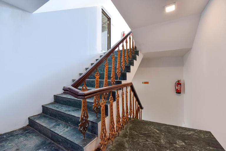 Public Area 2, FabHotel Crystal Inn II - Paldi Char Rasta, Ahmadabad