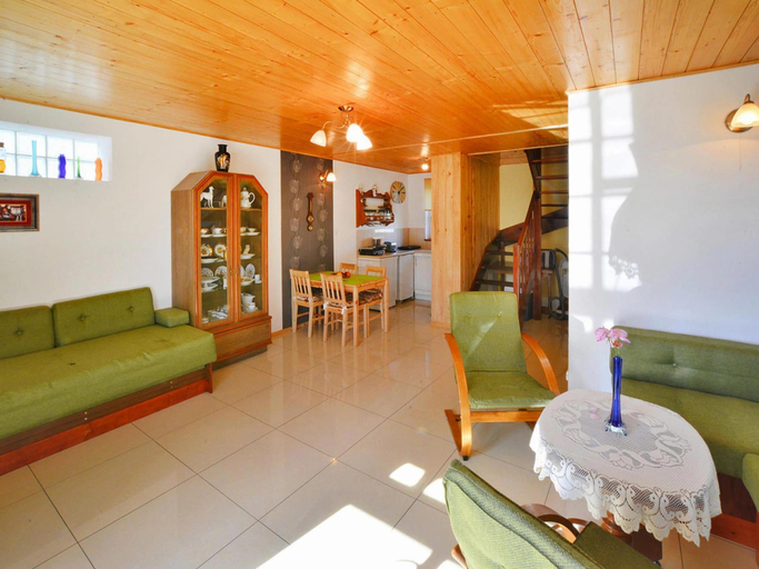Others 3, Lakeside holiday home, private garden, Szczecinek