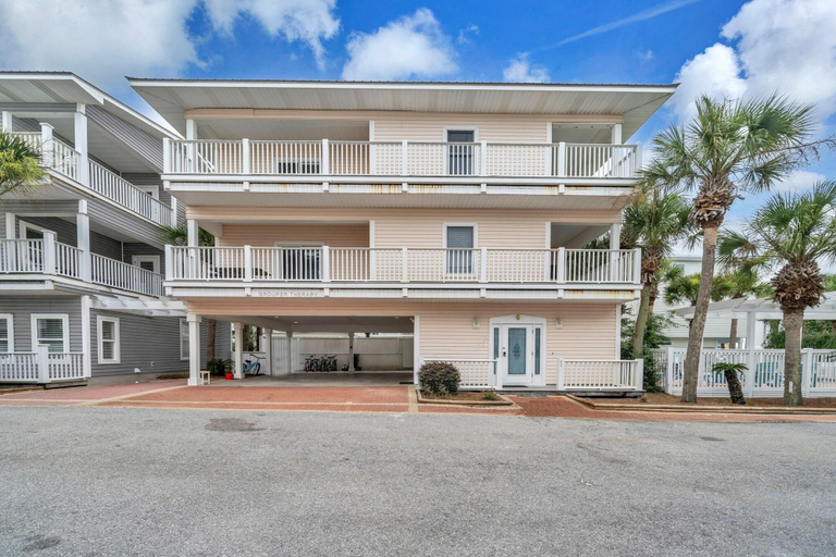 Exterior & Views 2, Grouper Therapy, Walton