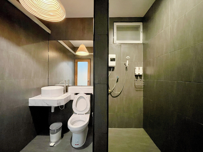 Bathroom 4, Check-in Resort Koh Larn, Pattaya